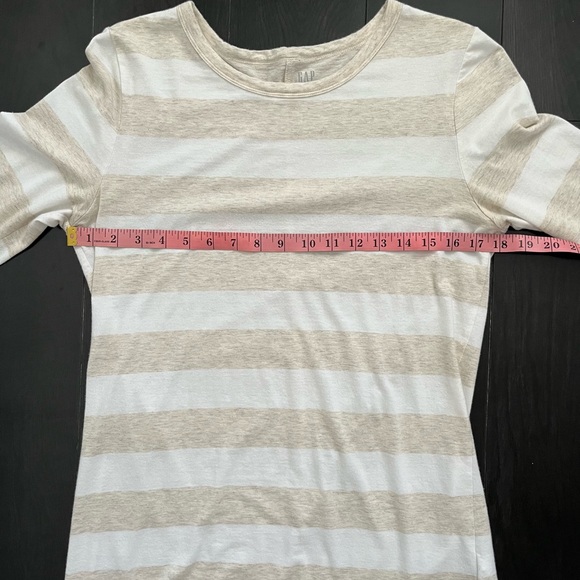 GAP Feather T - Picture 4 of 6